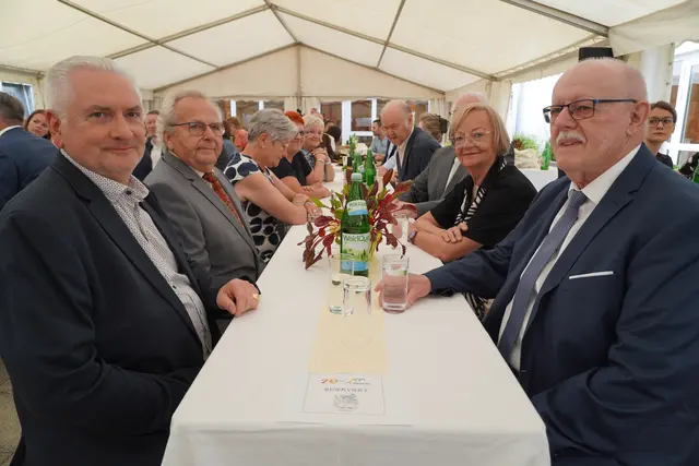 Auch einige Alt-Bürgermeister beziehungsweise Alt-Bürgermeisterinnen wohnten dem Festakt bei. | Foto: Jennifer Flechl / MeinBezirk