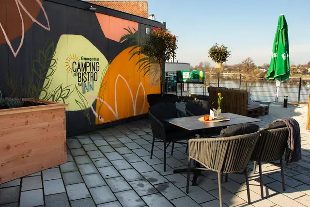 Das Baumgartner Camping und Bistro am Inn in Schärding bietet nicht nur Campingplatzgästen, sondern auch Einheimischen das ganze Jahr über einen Platz zum Entspannen, Genießen und Zusammensein. | Foto: Brauerei Jos. Baumgartner GmbH