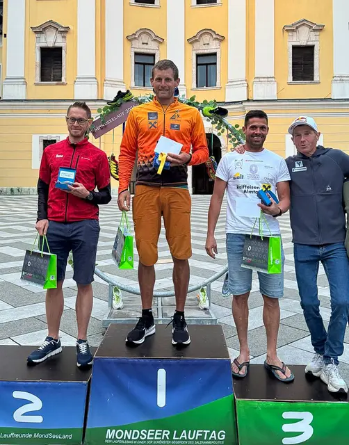 Markus Lemp (2.v.l.) sicherte sich Platz eins. | Foto: LC Sicking