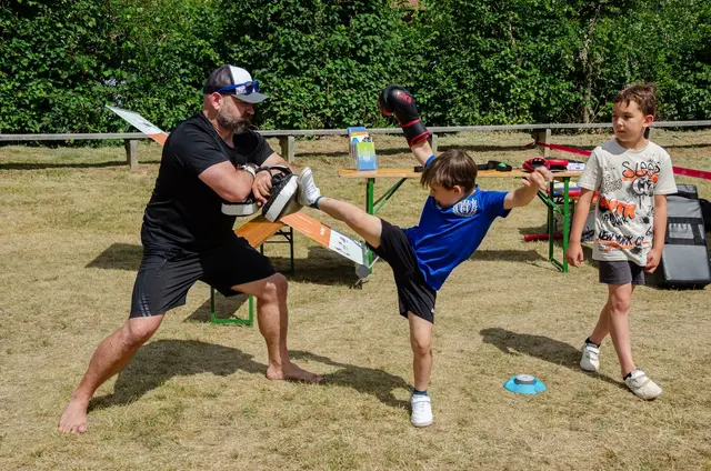 Der Bewegungs- und Gesundheitstag in Floing bot zahlreiche Möglichkeiten, Bewegung spielerisch zu erleben und gemeinsam Neues auszuprobieren. | Foto: Reitbauer Verena