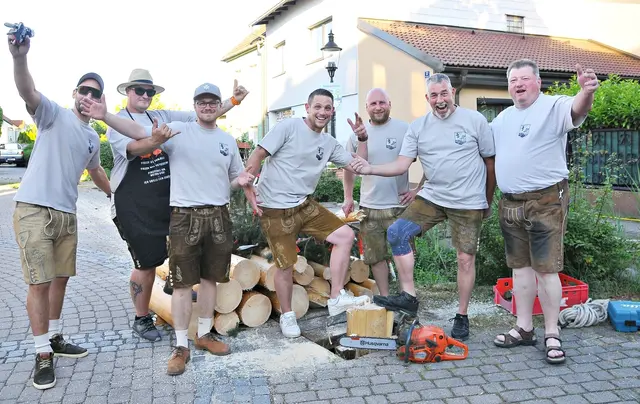 Maibaum Versteigerung mit den Gainfarner Maibaumbuam