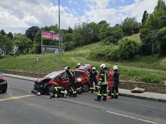 Am vergangenen Woche kam es auf der B14 zu einem Unfall. | Foto: FF Klosterneuburg
