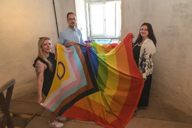 St. Pöltens Rathaus hisst die Regenbogenflagge