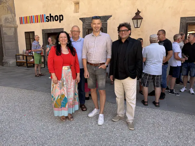 Vizebürgermeisterin Birgit Batsch, Gerhard Floßmann, Bürgermeister Thomas Vasku und René Raubal. | Foto: Marktgemeinde Loosdorf
