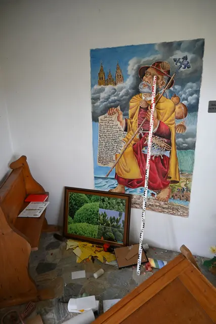 Unbekannte Täter brachen in diese Kapelle in Deutschkreutz ein und verwüsteten den Innenraum. | Foto: LPD-Bgld
