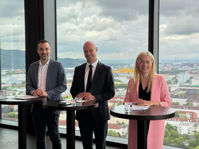 Von links: VP Linz-Geschäftsführer Michael Obrovsky, Vizebürgermeister Martin Hajart und Stadträtin Doris Lang-Mayerhofer kündigten einen "Masterplan KI" an. | Foto: VP Linz