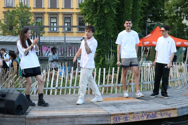 Die jungen Rapperinnen und Rapper sorgten auf der Bühne für ordentlich Stimmung. Links auf dem Bild: Rapperin "Meduzza".  | Foto: Verein Wiener Jugendzentren