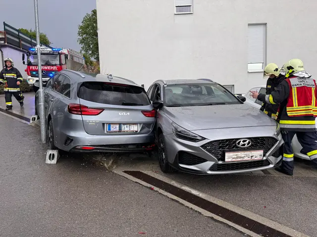 Die zwei Autos kollidierten. | Foto: FF Maria Anzbach