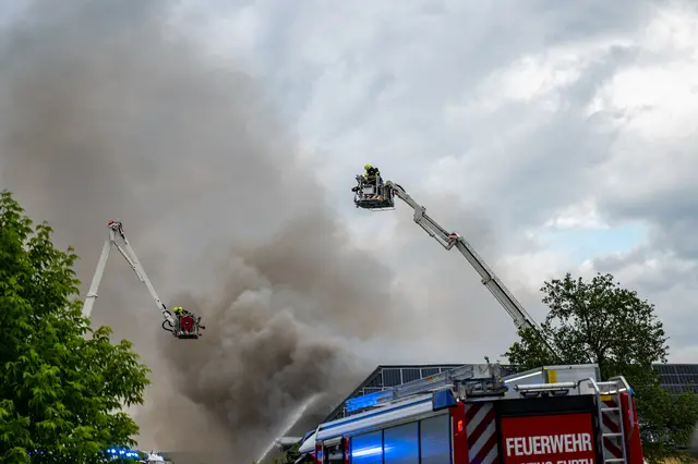 Großbrand bei einem landwirtschaftlichen Anwesen in Mitterkirchen am 1. Juni. | Foto: FOTOKERSCHI / SIMON BRANDSTÄTTER
