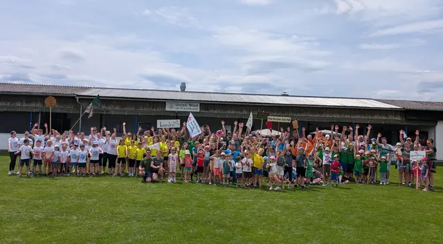 Etwa 100 junge Sportler waren beim Gebietssportfest in Ried mit dabei. | Foto: Naturfreunde Ried
