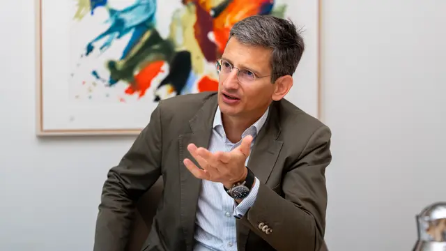 Miba-Vorstandschef F. Peter Mitterbauer: "Es ist Herausforderung und Verantwortung der Politik, die Rahmenbedingungen immer wieder anzupassen und sicherzustellen, um internationale Wettbewerbsfähigkeit zu ermöglichen." | Foto: MeinBezirk/Thomas Siegl