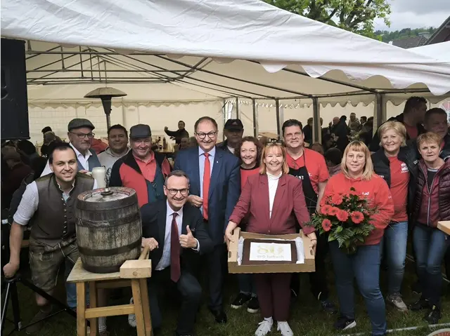 Das 80-jährige Bestehen der SPÖ Julbach wurde im Rahmen des traditionellen Brathendl-Frühschoppens gebührend gefeiert. Landesrat Martin Winkler, Bundesrat Bürgermeister Dominik Reisinger und viele weitere Ehrengäste waren mit dabei.