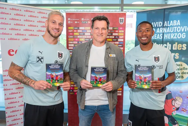 Andreas Herzog (Mitte) mit seinen einstigen Schützlingen Marko Arnautović und David Alaba. | Foto: Andreas Tischler