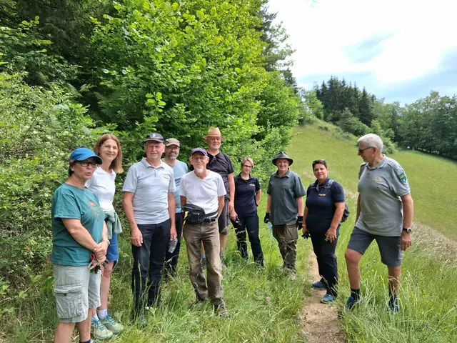 Einige begeisterte Helfer bei der Begehung mit den Referenten Herbert Kerschbaumer und Herrn Moser in Eichberg-Trautenburg bei Leutschach !