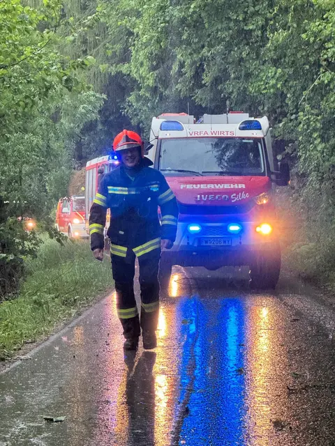 Über 50 Einsätze in 20 Minuten nach schwerem Gewitter in Amstetten