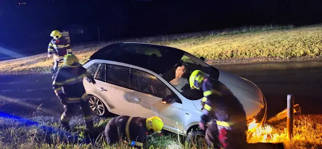 Es kam zu Unfällen aufgrund des Unwetters.  | Foto: FF Pirkhof