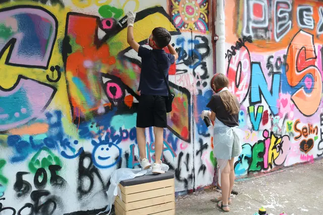 Die Kids konnten sich neben Fußball und Basketball auch beim Graffiti austoben. | Foto: Verein Wiener Jugendzentren