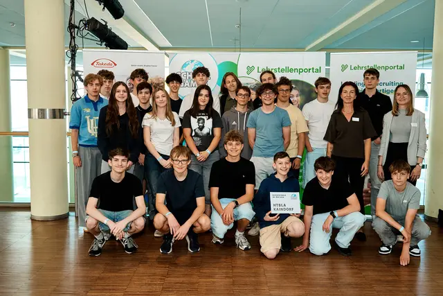 Die Teilnehmerinnen und Teilnehmer der HTBLA Kaindorf zeigten ihr Können im Bereich MINT bei den Schoolgames. | Foto: Etzl Fotos