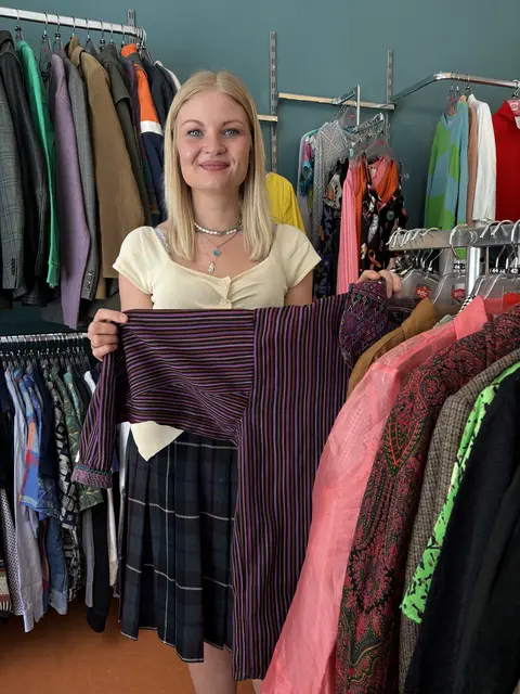Sophia Wegner im neuen Carla-Po-up-Store im Kaiviertel in der Stadt Salzburg.  | Foto: Lisa Gold