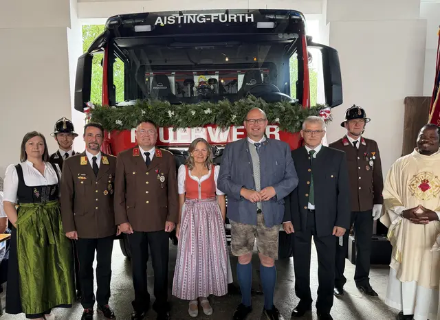 Fahrzeugsegnung und Frühschoppen ein voller Erfolg