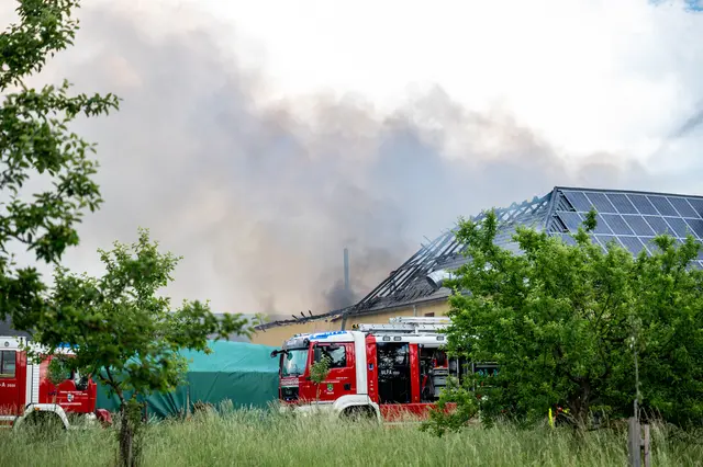 Großbrand bei einem landwirtschaftlichen Anwesen in Mitterkirchen am 1. Juni. | Foto: FOTOKERSCHI / SIMON BRANDSTÄTTER
