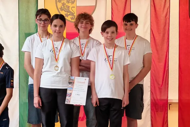 Ein starkes Team der Mittelschule Kühnsdorf holte sich den ersten Platz bei den Landesmeisterschaften im Stockschießen. | Foto: Mittelschule Kühnsdorf