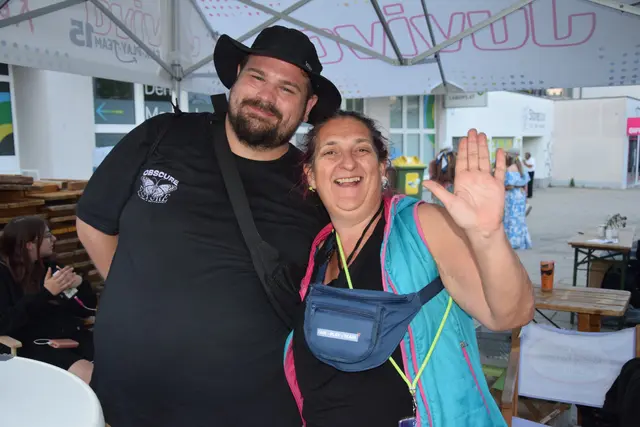 Margit Lausecker und Martin Peter vom Fairplayteam.15 werden den ganzen Tag vor Ort sein und sich für ein reibungsloses Fest engagieren .  | Foto: Patricia Hillinger