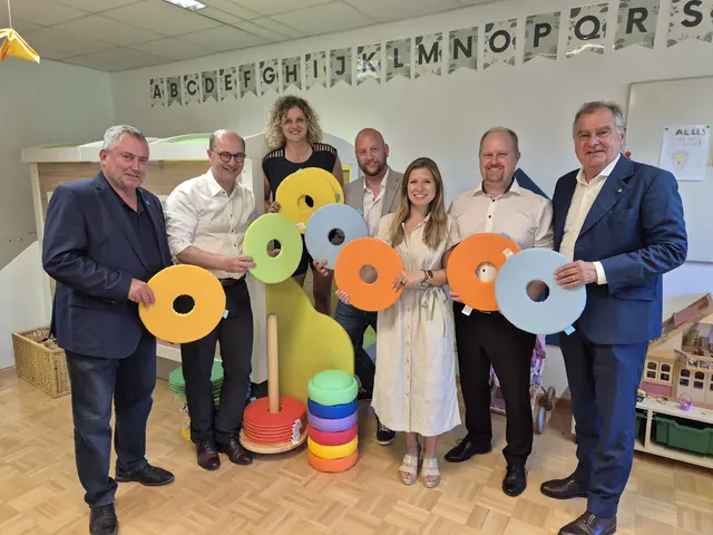 Gemeindebund-Präsident lobt wegweisendes Projekt für Kinderbetreuung