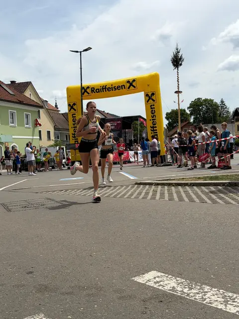 Bei den steirischen Straßenlaufmeisterschaften errang Kim Russ eine Silbermedaille. | Foto: KSV-LA