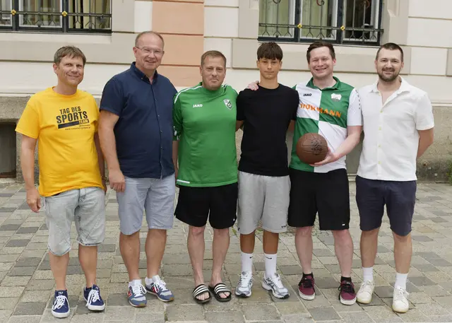 Von links nach rechts: Gerhard Haberfellner, Bgm. Johannes Waidbacher, Harald Reis, Mathias Feisan, David Koller und Frank Bachinger. | Foto: Stadt Braunau