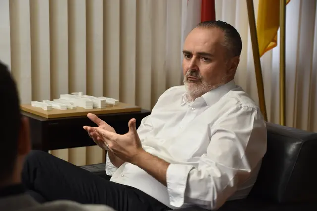 Landeshauptmann Hans Peter Doskozil präsentiert in einem offenen Brief einen Vorschlag zur künftigen Organisation des Gesundheitswesens.  | Foto: Stefan Schneider