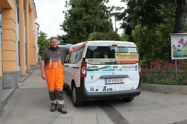 Bauhofleiter-Stellvertreter Michael Ryva freut sich über die neue Ergänzung des Fuhrparks. | Foto: Gemeinde