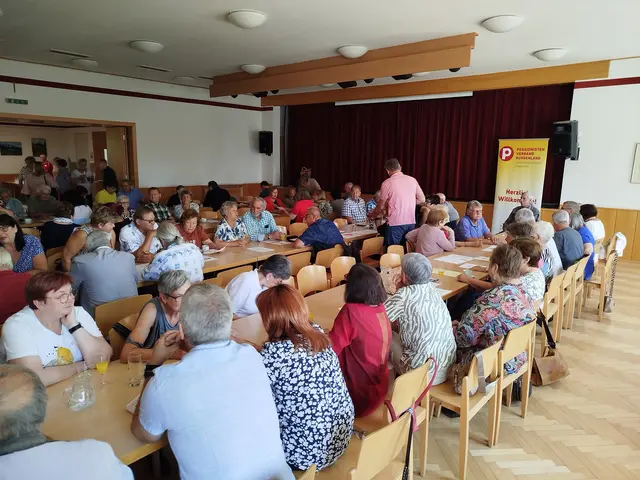 Die Sitzung und Neuwahl fand in Steinbrunn statt.  | Foto: Eduard Wimmer