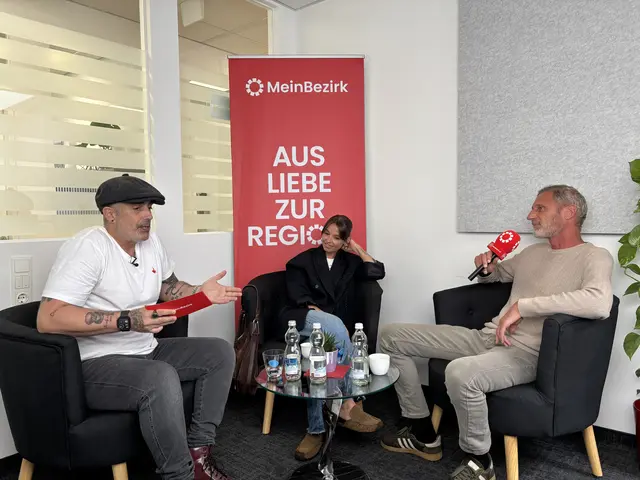 Zwischen Kreativität und Technik: Die Innsbrucker Fotografen Anja Antonia Ruetz und Thomas Seiter gewährten spannende Einblicke in ihren Berufsalltag. | Foto: MeinBezirk/Geineder