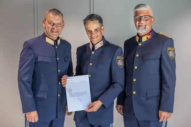 Mag. Helmut Tomac, Martin Santeler und Christoph Patigler. | Foto: LPD Tirol/Bernhard Gruber