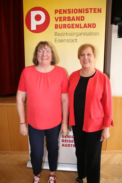 v. r. neue Obfrau Donnerskirchen, Maria Wallner mit ihrer Stellvertreterin Kornelia Krenn  | Foto: Eduard Wimmer
