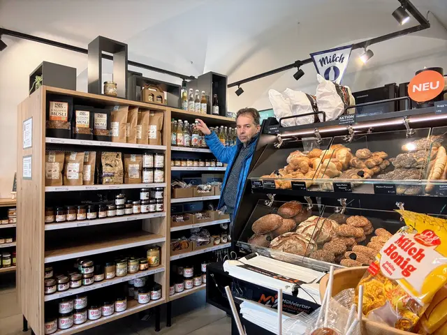 Rainer Lenzenweger betreibt den Nahversorger. | Foto: Feiner Laden