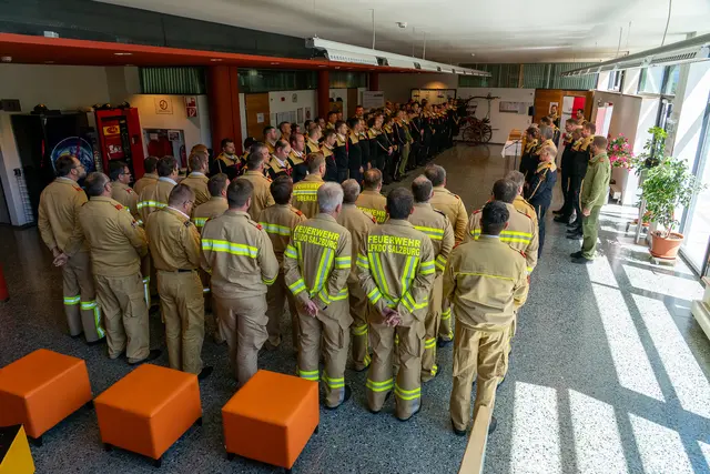 Urkundenverteilung an die Tiroler Teilnehmer gemeinsam mit dem Salzburger Bewerterteam. | Foto: LFV Tirol/Lukas Lintner