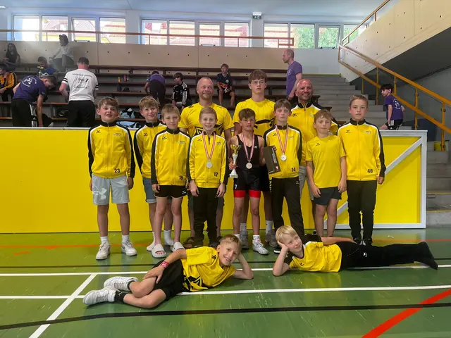 Vigauns Nachwuchsmannschaft mit Trainer und Betreuer bei der Meisterschaft in Innsbruck. | Foto: Roland Wallmann/ Anna Walkner