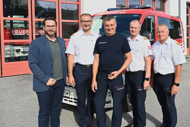 vlnr.: BGM Martin Pelzer, BFK Thomas Dreiblmeier, Thomas Schmidinger, AFK Jürgen Weißmann, KDT Christian Gruber | Foto: Wilfried Fischer