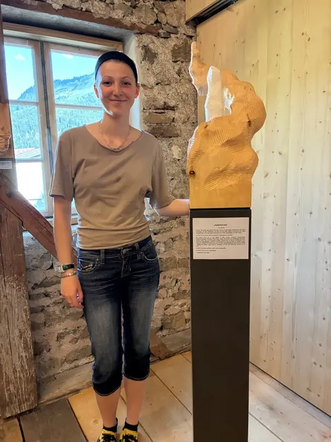 Lilo Schaber aus Wildermieming präsentierte Holzkunst. | Foto: Paul Strolz