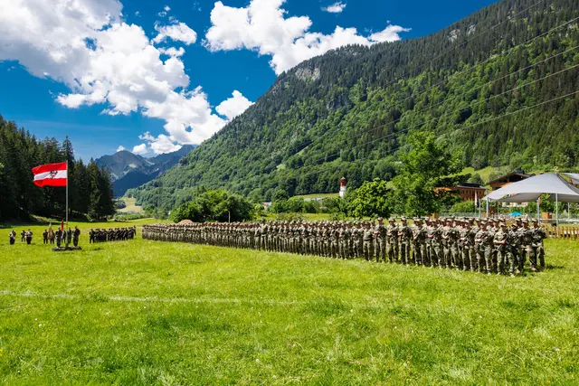 Feierliche Angelobung von 280 Rekrutinnen und Rekruten in Klösterle | Foto: Land Vorarlberg / Bernd Hofmeister 