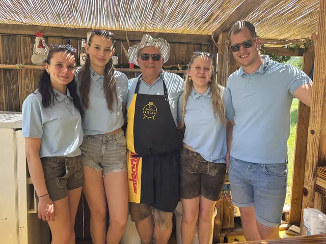 Perfektes Wetter begleitete die Keltenrunde und an den zahlreichen Ständen konnten sich die Besucherinnen und Besucher bestens stärken. | Foto: MeinBezirk/Waltraud Fischer