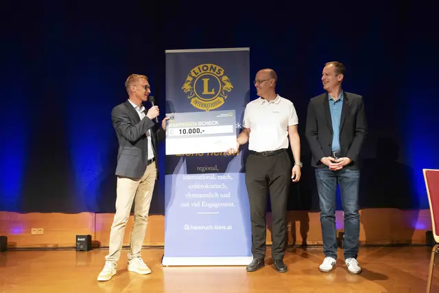 Christoph Doppler (Präsident Lions Hausruck), Hermann Wiesinger (Geschäftsführer Assista) und Stefan Breitwieser (Sekretär Lions Hausruck).
 | Foto: Daniel Resch