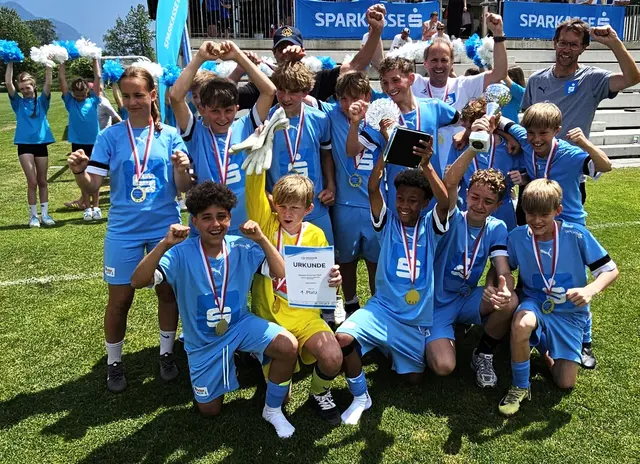 Jubelstimmung nach dem 3:1 Sieg über Wörgl im Landesfinale in Hatting  | Foto: Sepp Gründhammer