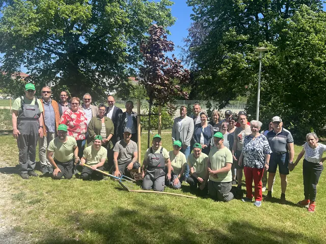 Jubiläumsbaum anlässlich 50 Jahre Caritas Werkstatt gepflanzt