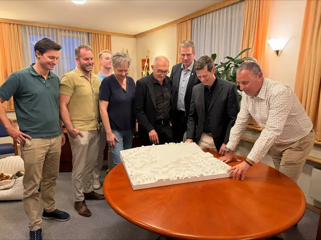 Mit einem 3D-Modell und einer umfassenden Präsentation wurde das Gablitzer Bauprojekt von den Verantwortlichen präsentiert. | Foto: VP Gablitz