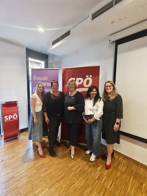 Bezirksfrauenvorsitzende Patricia Katsulis, GRin Petra Rauch (Langenzersdorf), Landesfrauenvorsitzende Elvira Schmidt, gfGRin Manvinder Gill (Hagenbrunn) und Staatssekretärin Ulrike Königsberger-Ludwig | Foto: SPÖ Korneuburg