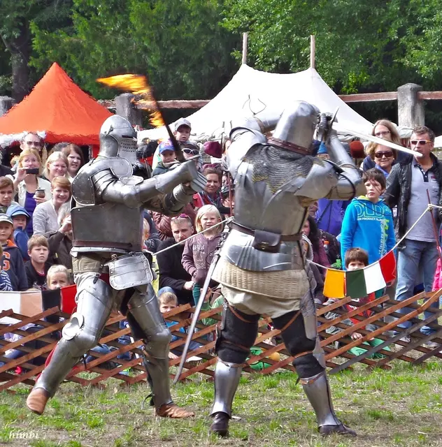 Ritterkämpfe sind ein Teil der Show.