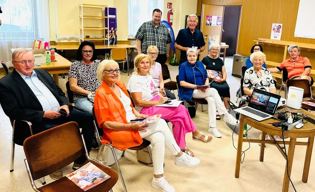 Großes Interesse herrschte beim Smartphone-Workshop in Zusammenarbeit mit A1 in den Hilfswerk-Räumlichkeiten. | Foto: Privat